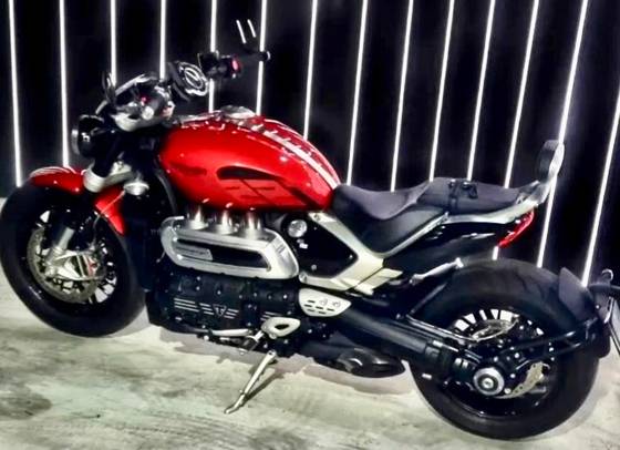 TRIUMPH ROCKET III R 